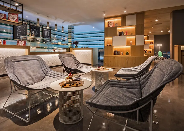 호텔 Royal Hideaway Corales (adults Only) 아데제