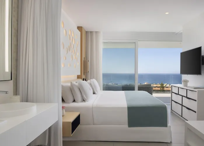 호텔 Royal Hideaway Corales (adults Only) 5*